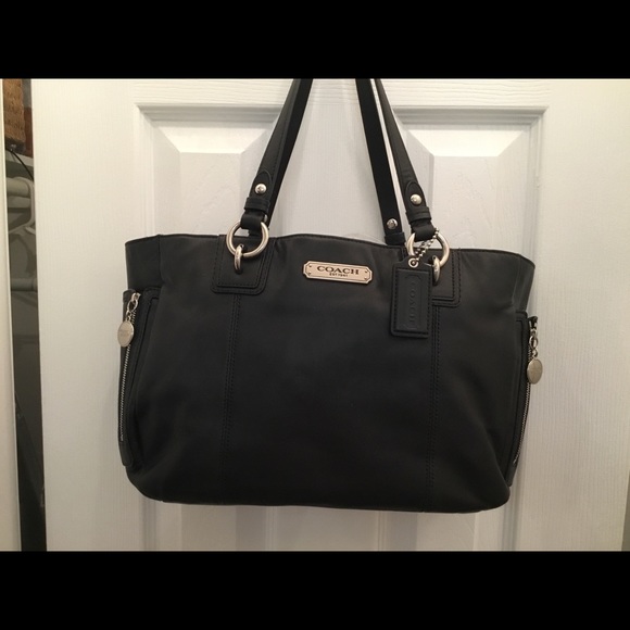 Coach F19253 Black Tote - Picture 1 of 6